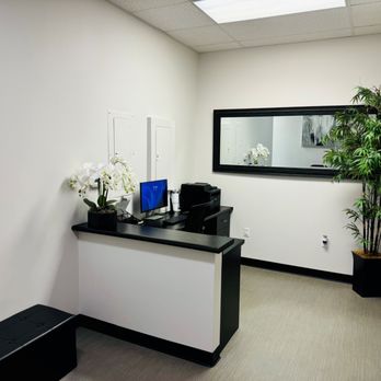 Orange County House Calls - Reception area - Concierge Medicine Near Me - Aliso Viejo, California Orange County House Calls - Reception area - Concierge Medicine Near Me - Aliso Viejo, California