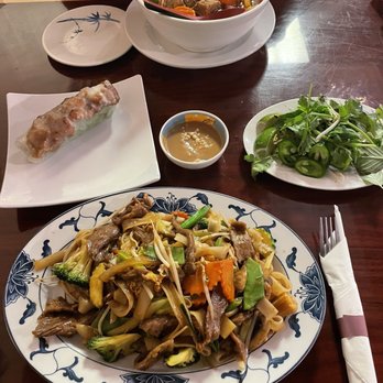 Pho 32 - D4. Beef Drunken Noodle, braised beef stew (back) - Vietnamese Near Me - San Antonio, Texas