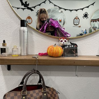 Luxe Salon - foliage with Eloisa - Hair Stylists Near Me - Mililani Town, Hawaii Luxe Salon - foliage with Eloisa - Hair Stylists Near Me - Mililani Town, Hawaii