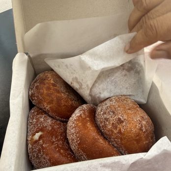 Leonard's Bakery - Cinnamon sugar and custard malasadas - Bakeries Near Me - Honolulu, Hawaii Leonard's Bakery - Cinnamon sugar and custard malasadas - Bakeries Near Me - Honolulu, Hawaii