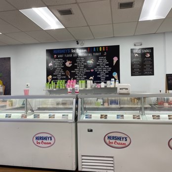 Hershey's Ice Cream West - the ice cream counter - Ice Cream & Frozen Yogurt Near Me - Ormond Beach, Florida