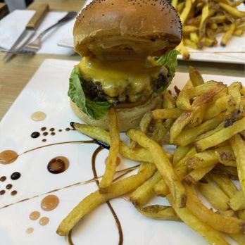 XV Burger - Burger and fries - Burgers Near Me - Paris, 75