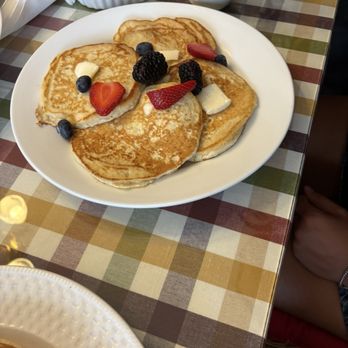 Arroyo Vista Inn - Pancakes - Bed & Breakfast Near Me - South Pasadena, California