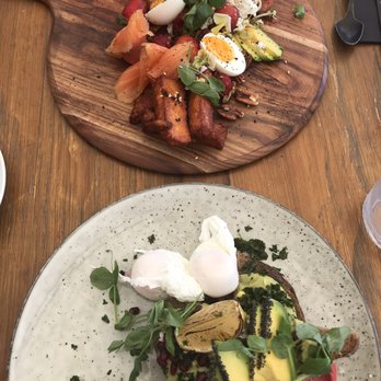 Cafe Diversity - Keto Plate and Avo Mash - Cafes Near Me - Redcliffe, QLD