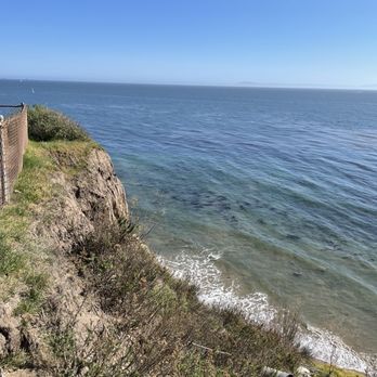 One Thousand Steps Beach - Beaches Near Me - Santa Barbara, California