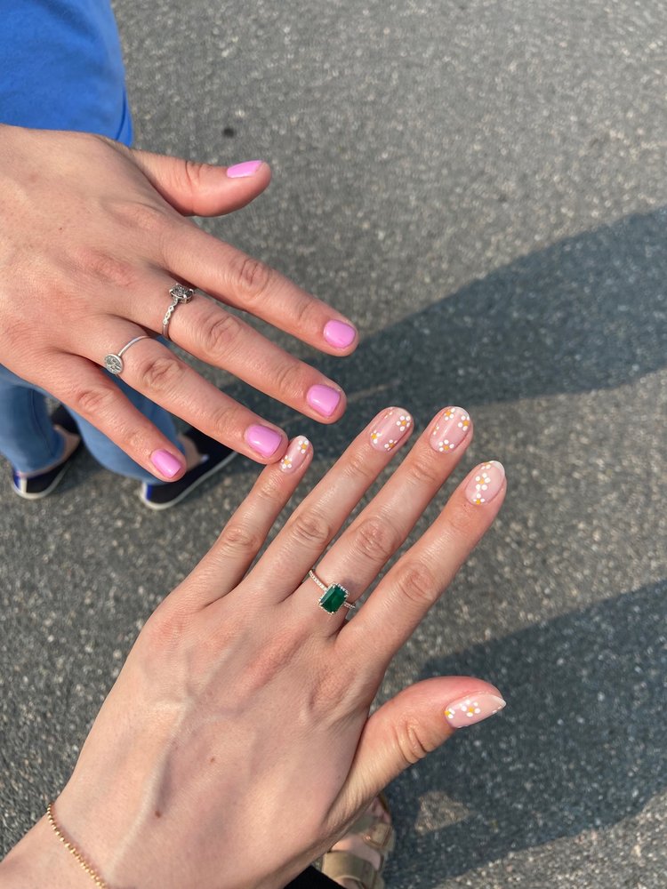 Vivian's Nails & Spa