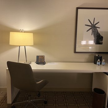 Renaissance Austin Hotel - Room desk - Hotels Near Me - Austin, Texas Renaissance Austin Hotel - Room desk - Hotels Near Me - Austin, Texas