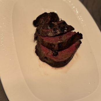 Cino - Filet mignon - cooked medium - Italian Near Me - Honolulu, Hawaii
