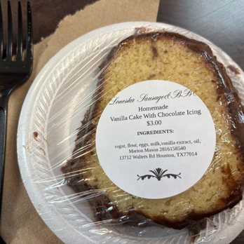 Lonestar Sausage & BBQ - Fantastic Yellow Cake with Fudge Icing after the meal !!! - Barbeque Near Me - Houston, Texas Lonestar Sausage & BBQ - Fantastic Yellow Cake with Fudge Icing after the meal !!! - Barbeque Near Me - Houston, Texas