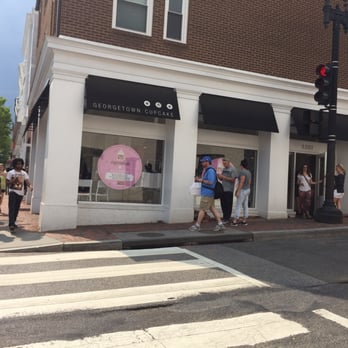 Georgetown Cupcake - No line! - Cupcakes Near Me - Washington, DC, District of Columbia