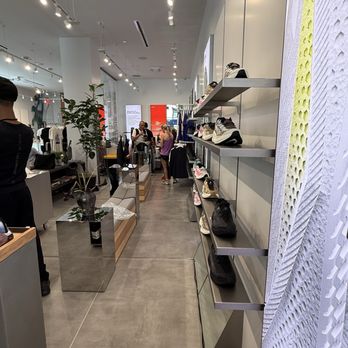Salomon - Shoe Stores Near Me - New York, New York Salomon - Shoe Stores Near Me - New York, New York