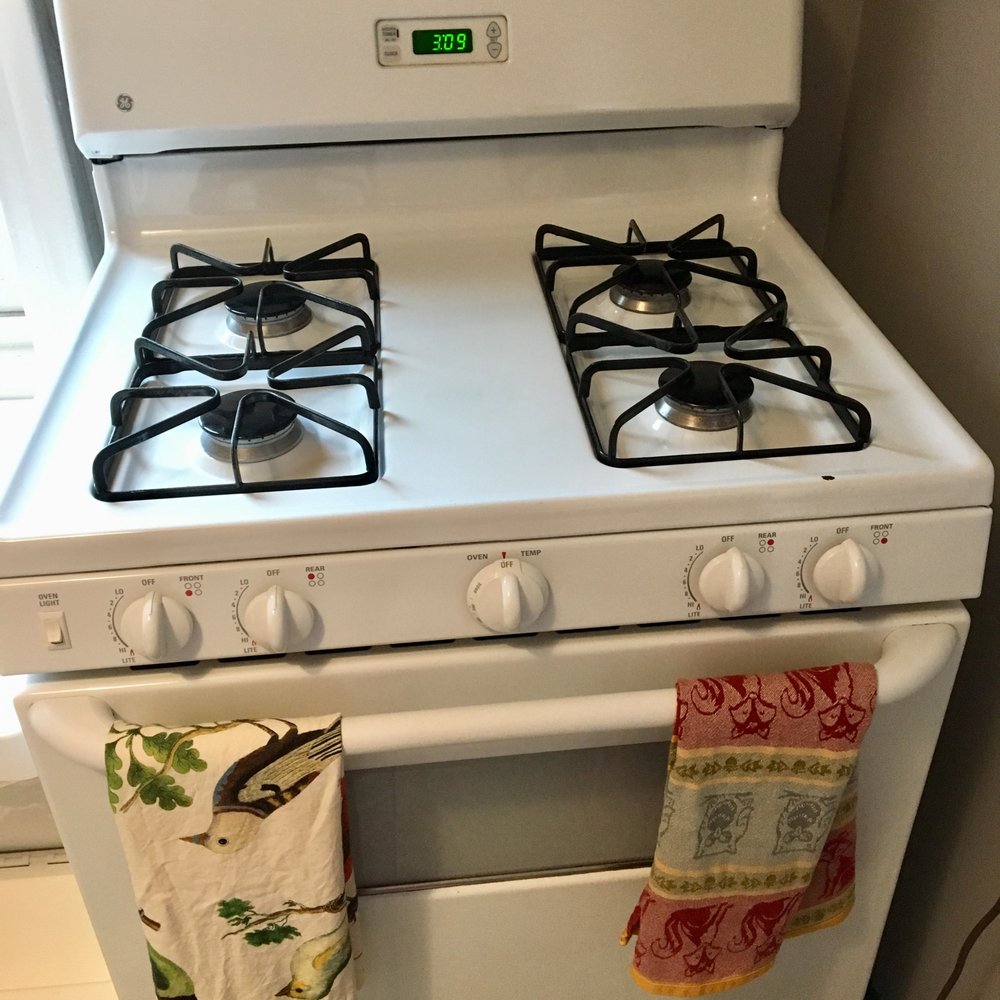 Palante Green Cleaning - Did you know our stove is actually white! I didn't! :) - Office Cleaning Near Me - Brooklyn, New York Palante Green Cleaning - Did you know our stove is actually white! I didn't! :) - Office Cleaning Near Me - Brooklyn, New York