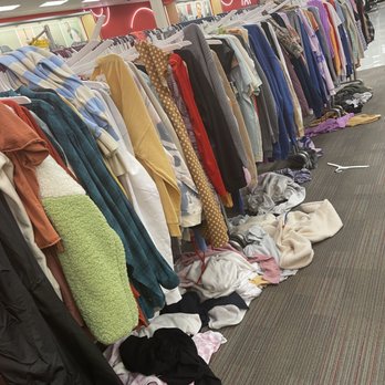 Target - Now this is just ridiculous and lazy! - Department Stores Near Me - Tomball, Texas
