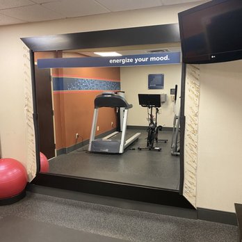 Hampton Inn Cincinnati Airport-North - Terrible fitness center - Hotels Near Me - Hebron, Kentucky Hampton Inn Cincinnati Airport-North - Terrible fitness center - Hotels Near Me - Hebron, Kentucky