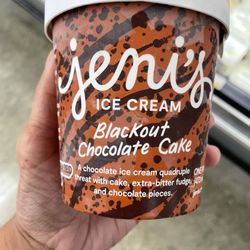 Ralphs - Jeni's Chocolate Blackout Cake Ice Cream!