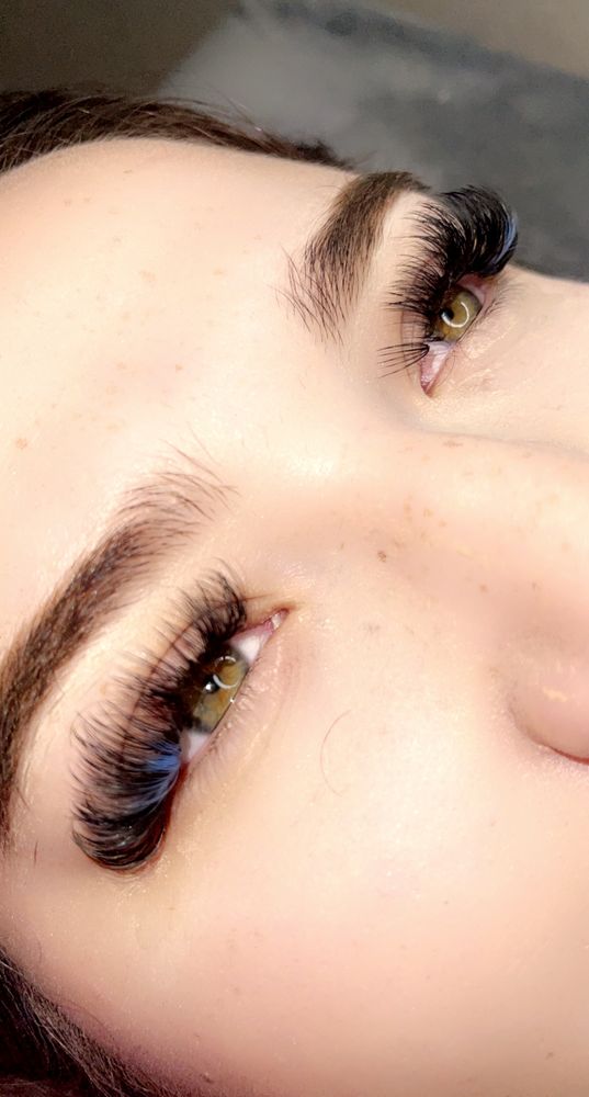 Lashed X Summer Logo