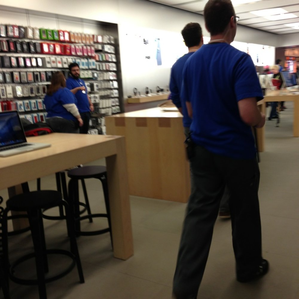 Apple Briarwood - I guess they want to make sure I wait the additional 5 minutes before my appointment. - Computers Near Me - Ann Arbor, Michigan Apple Briarwood - I guess they want to make sure I wait the additional 5 minutes before my appointment. - Computers Near Me - Ann Arbor, Michigan