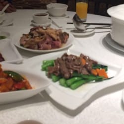 康樂園鄉村俱樂部 - A set meal with cha siu, soy sauce chicken, starter soup, sweet and sour pork, and beef with choy sum