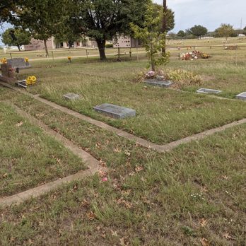 Green Acres Memorial Park - The Lightfoot Cemetery at the Green Acres Memorial Park - Funeral Services & Cemeteries Near Me - Cleburne, Texas