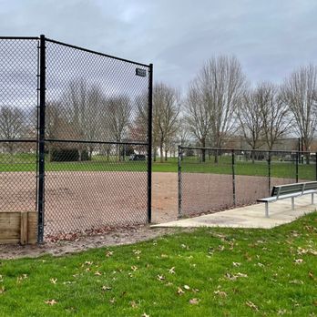 Griffin Oaks Park - Baseball diamond and grassy field - Parks Near Me - Hillsboro, Oregon Griffin Oaks Park - Baseball diamond and grassy field - Parks Near Me - Hillsboro, Oregon