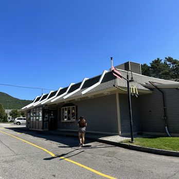 McDonald's - Outside - Fast Food Near Me - North Conway, New Hampshire