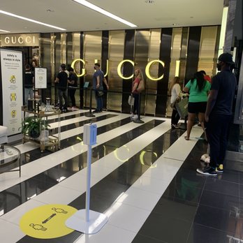 Gucci at Bloomingdales - Line at Gucci - Leather Goods Near Me - McLean, Virginia Gucci at Bloomingdales - Line at Gucci - Leather Goods Near Me - McLean, Virginia