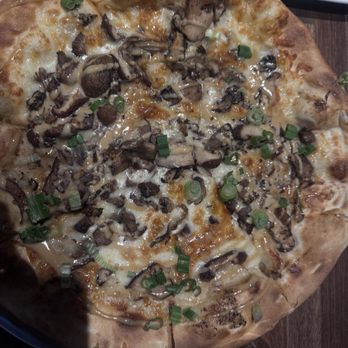 Yard House - Mushroom pizza, Amazing! - New American Near Me - Northridge, California