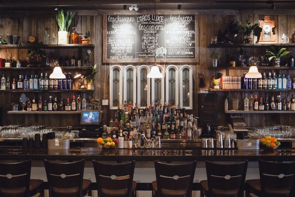 L'Gros Luxe Vieux-Longueuil by null