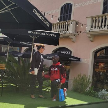 Starbucks - Coffee & Tea Near Me - Barcelona, B
