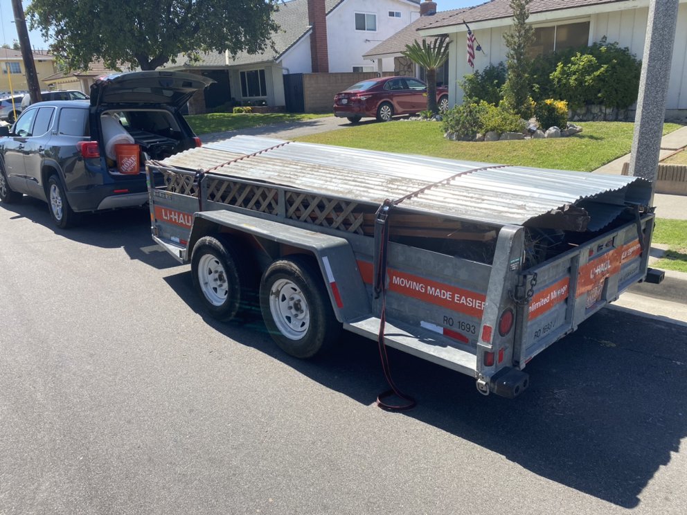 Slide of Dan The handyman and junk removal