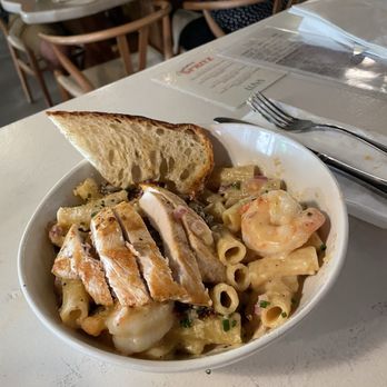 Luna Bistro Cafe - New American Near Me - Long Beach, California Luna Bistro Cafe - New American Near Me - Long Beach, California
