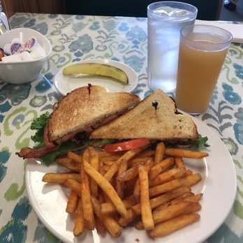 Peach's - Venice - Quaint place very mom n pop's with great food and service. - New American Near Me - Venice, Florida