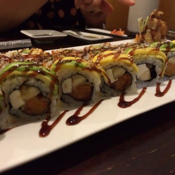 Genki Ya - Cambridge - Hawaiian Roll - All vegetarian, with cream cheese, banana and avocado - Sushi Bars Near Me - Cambridge, Massachusetts