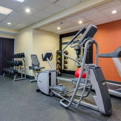 Hampton Inn Johnson City - Health club fitness center gym