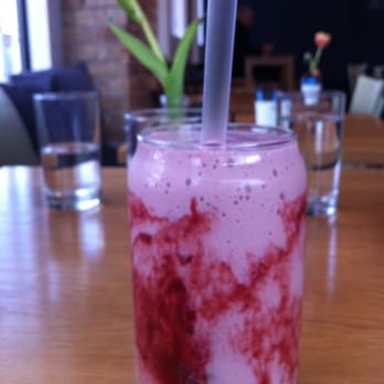 Biskit - Berry smoothie, the best - Coffee & Tea Near Me - Auckland, AUK