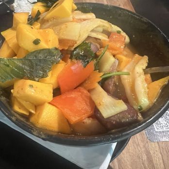 Hiso - Mango curry with seafood - Laotian Near Me - Sacramento, California Hiso - Mango curry with seafood - Laotian Near Me - Sacramento, California