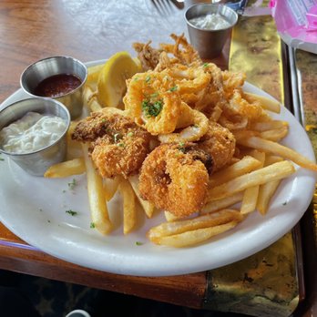 Moby Dick Restaurant - Combo & Chips - American Near Me - Santa Barbara, California