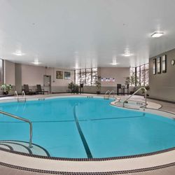 Best Western Premier Calgary Plaza Hotel & Conference Centre - Indoor Heated Pool