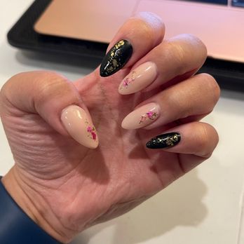 Lumi Nail Studio - One of my favorite sets! Dried flowers~ - Nail Salons Near Me - Pasadena, California Lumi Nail Studio - One of my favorite sets! Dried flowers~ - Nail Salons Near Me - Pasadena, California