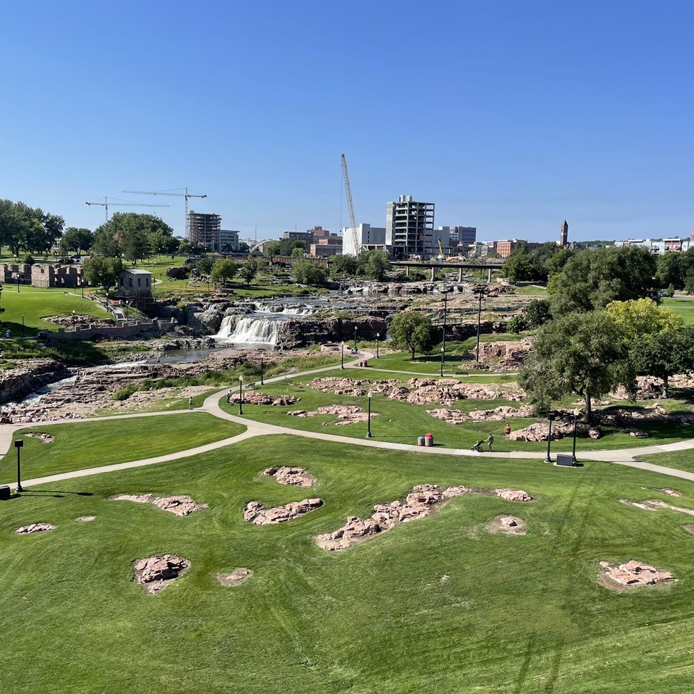 Falls Park - Parks Near Me - Sioux Falls, South Dakota Falls Park - Parks Near Me - Sioux Falls, South Dakota