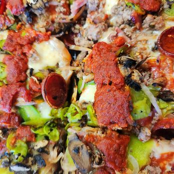 R Town Pizza - Pizza Near Me - Reno, Nevada