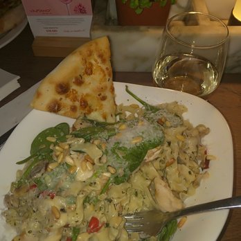 Vapiano - Main was Pollo E Spinaci with mushrooms and extra garlic and chilli - Italian Near Me - Melbourne, VIC Vapiano - Main was Pollo E Spinaci with mushrooms and extra garlic and chilli - Italian Near Me - Melbourne, VIC