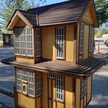 South Coast Railroad Museum - Decorated side of the lending library. - Museums Near Me - Goleta, California