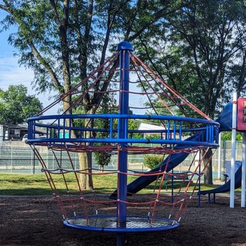 Memorial Park - Playgrounds Near Me - La Grange Park, Illinois