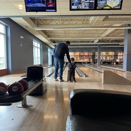 Bowling at Pinstripes