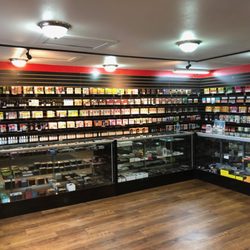 Vapor City & Smoke 2 - Juice Wall!