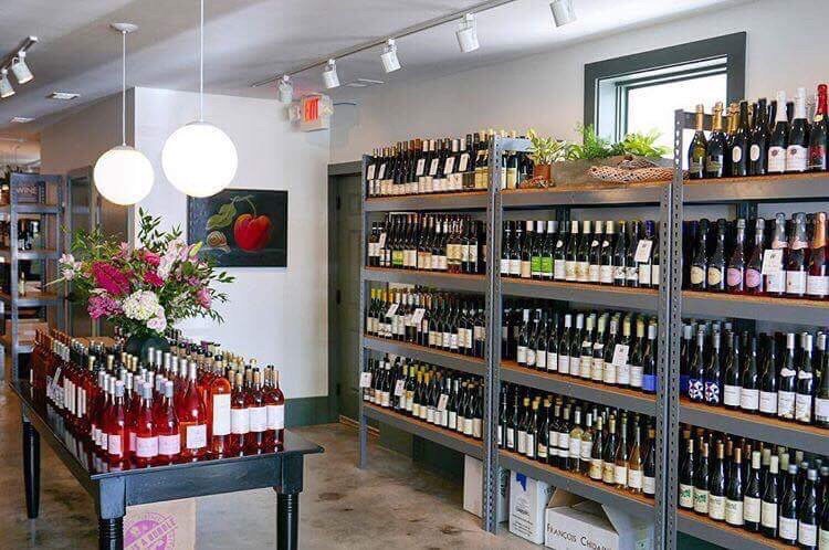 Monarch Wine Merchants Logo