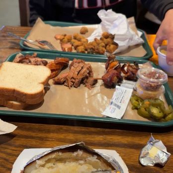 Hard Eight BBQ - Barbeque Near Me - Burleson, Texas