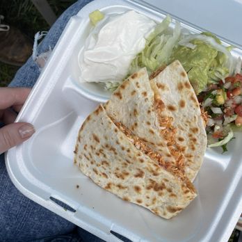 Tacos Mama Chava - Chicken quesadilla - Food Trucks Near Me