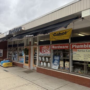 Clarendon Hills Hardware - Right in the heart of the very quaint "downtown" Clarendon Hills. - Hardware Stores Near Me - Clarendon Hills, Illinois Clarendon Hills Hardware - Right in the heart of the very quaint "downtown" Clarendon Hills. - Hardware Stores Near Me - Clarendon Hills, Illinois
